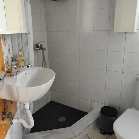 Orio Cozy -10' από λιμάνι κύμης -10' από μουρτερή Orio (Euboea)