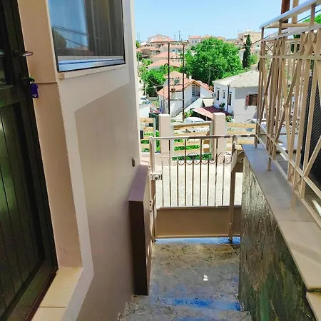 Orio Cozy -10' από λιμάνι κύμης -10' από μουρτερή Orio (Euboea)